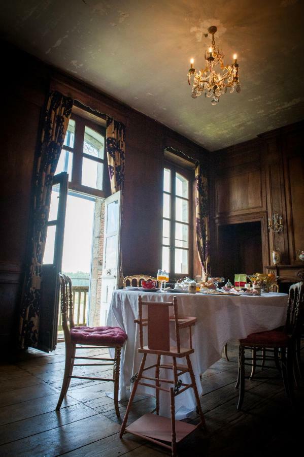 Hotel Particulier Le Mercier De Montigny -Une Nuit Sur Les Remparts- Fougères Εξωτερικό φωτογραφία
